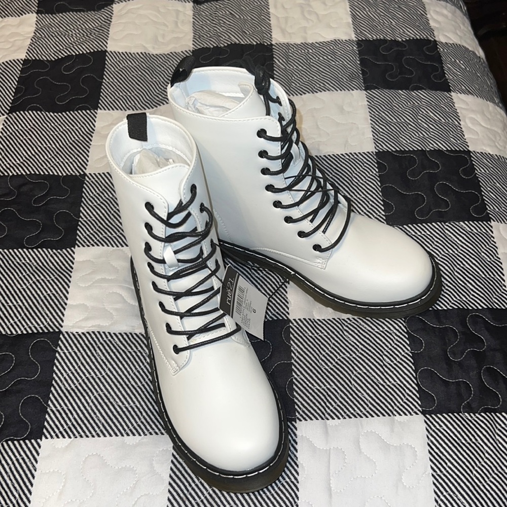 Girl boots